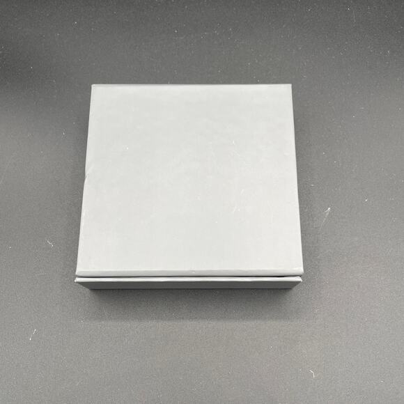 Luxury LC Gift Card Gift Box with Leather Protective Cover - Picture 7 of 11